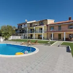 Two-Bedroom Apartment In Vrsar Apartment Vrsar