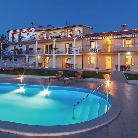 Two-Bedroom Apartment In Vrsar * Vrsar