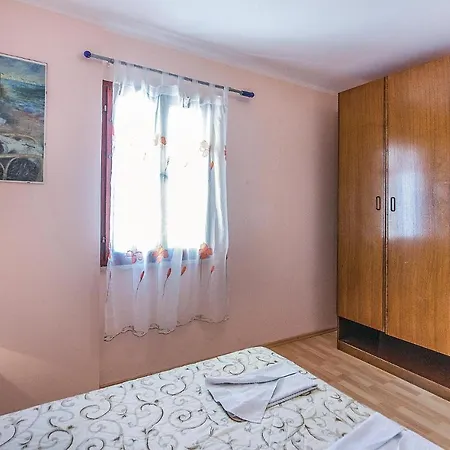 Two-bedroom In Apartament Vrsar