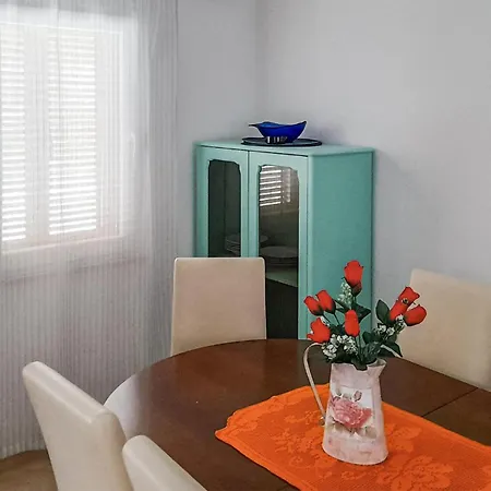 Two-bedroom In شقة *