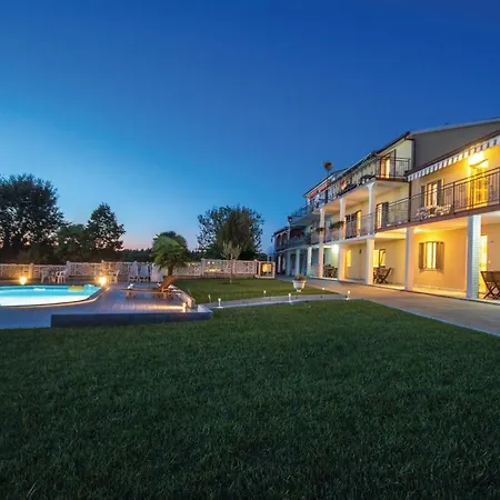 Two-bedroom In شقة فيرسار