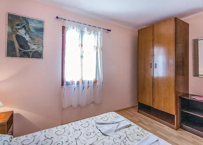 Two-Bedroom Apartment In Vrsar Apartment Vrsar